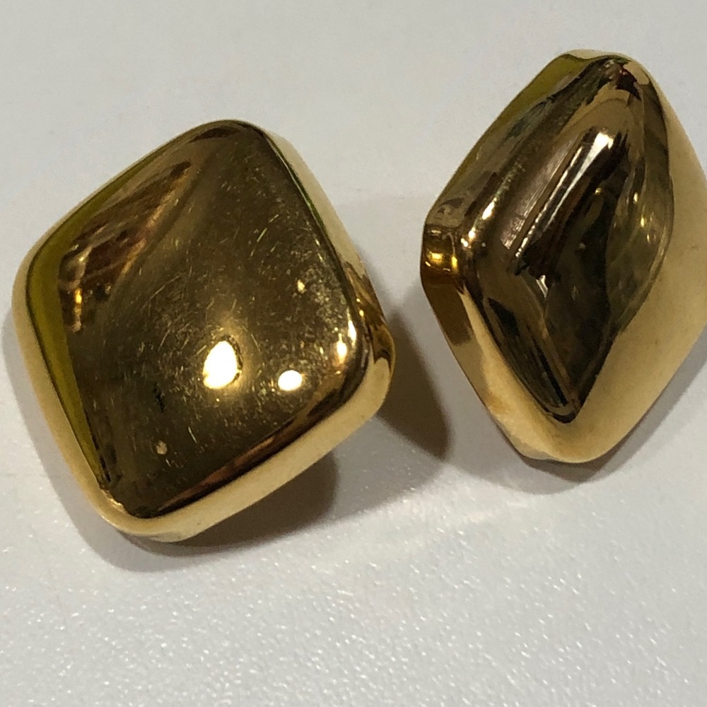 Vintage Napier square gold screw on earrings! Stamped and gorgeous!